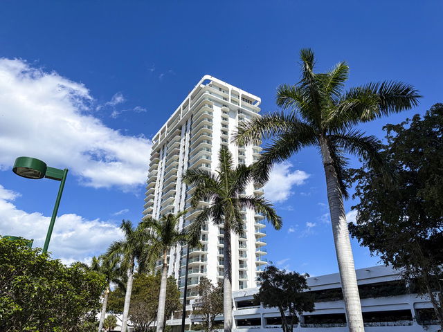 Turnberry Marina Tower  photo 3